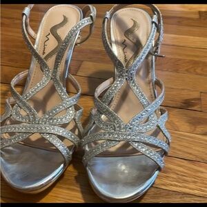 Nina Silver heels size 6.5